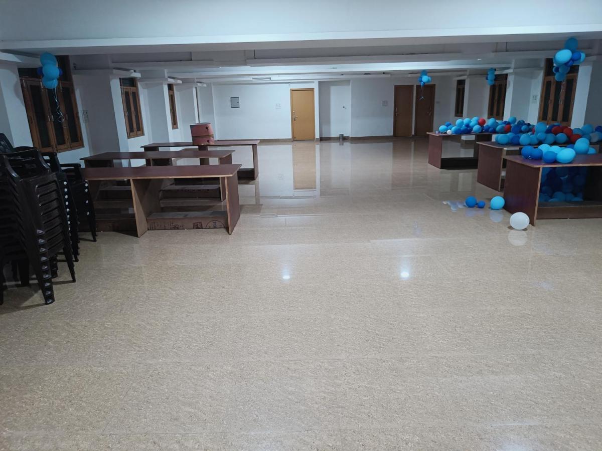 The Avps Grand 3* Lucknow